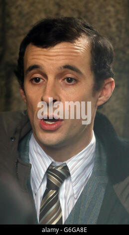 Tom Vaughan-Lawlor décrit le conseiller de presse de Charles Haughey, PJ Mara, lors du tournage d'un drame de RTE sur l'ancien Taoiseach intitulé Charles Haughey. Banque D'Images