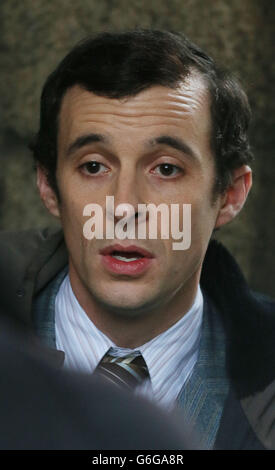 Tom Vaughan-Lawlor décrit le conseiller de presse de Charles Haughey, PJ Mara, lors du tournage d'un drame de RTE sur l'ancien Taoiseach intitulé Charles Haughey. Banque D'Images