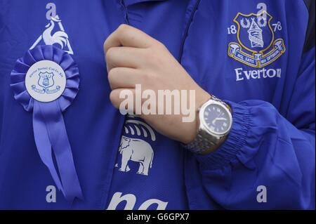 Soccer - Barclays Premier League - Everton / Hull City - Goodison Park.Les supporters d'Everton dans la zone des fans Banque D'Images