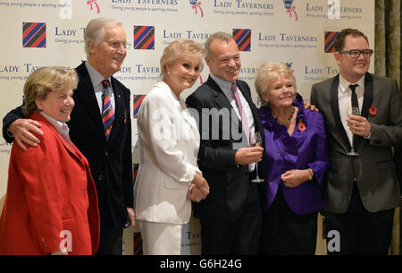 Dame Taverners hommage le déjeuner pour Graham Norton Banque D'Images