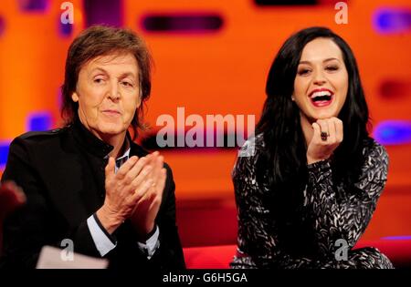 Paul McCartney et Katy Perry pendant le tournage du Graham Norton Show aux London Studios London. Banque D'Images