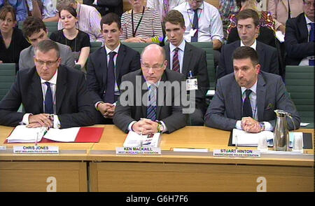 (De gauche à droite) Sergent Chris Jones, Fédération de police des West Midlands, Inspecteur Ken MacKaill, Fédération de police de West Mercia et Sergent détective Stuart Hinton, Fédération de police de Warwickshire,Répond aux questions posées devant le Comité spécial des affaires intérieures de la Chambre des communes sur l'enquête interne à la suite de la réunion des trois agents de police avec l'ancien ministre Andrew Mitchell. Banque D'Images