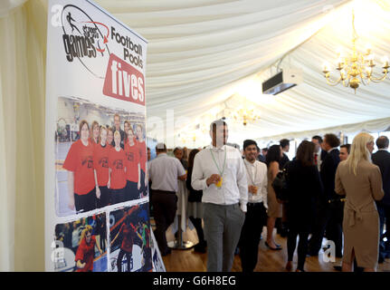 Football - StreetGames football pools Fives - Chambre des communes.Dignitaires lors d'une réception parlementaire pour StreetGames football pools Fives à la Chambre des communes, Londres. Banque D'Images