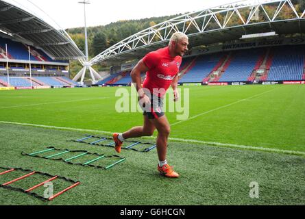 Ryan Hall en Angleterre pendant la course du capitaine au stade John Smith, Huddersfield. Banque D'Images