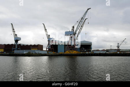 Un point de vue général sur le chantier naval de BAE à Govan, Glasgow, alors que le chef travailliste Ed Miliband refusait d'offrir une garantie d'emploi aux travailleurs de chantier naval du Clyde si l'Écosse décide de soutenir l'indépendance. Banque D'Images