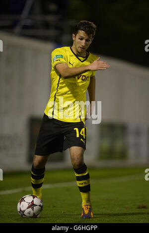 Football - Ligue des jeunes de l'UEFA - Groupe F - Arsenal / Borussia Dortmund - Meadow Park.Linus Schewior, Borussia Dortmund Banque D'Images