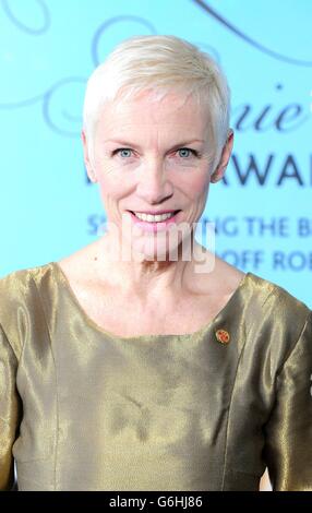 Annie Lennox arrivant aux Music Industry Trust Awards au Grosvenor House Hotel à Londres. Banque D'Images