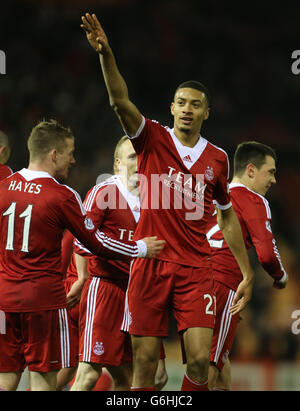 Michael Hector, d'Aberdeen, célèbre le troisième but du match écossais de Premiership au Pittodrie Stadium, à Aberdeen. Banque D'Images