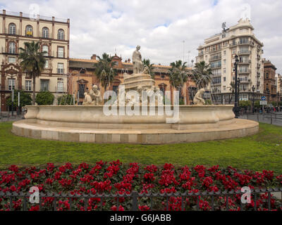 SÉVILLE, ESPAGNE - 15 MARS 2016 : fontaine ornée à Séville Banque D'Images