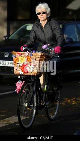 Stock de vélos de Cambridge. Photo d'un cycliste à Cambridge. Banque D'Images