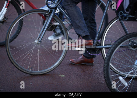 Cambridge Cyclisme stock.Photo d'un cycliste à Cambridge. Banque D'Images