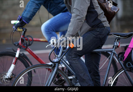 Stock de vélos de Cambridge. Photo d'un cycliste à Cambridge. Banque D'Images