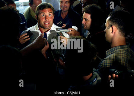 Jason Leonard parle aux médias Banque D'Images