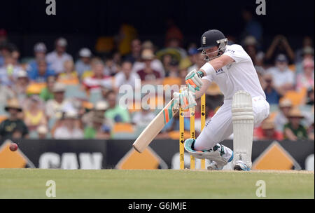 Ian Bell, en Angleterre, se chauve-souris au cours du quatrième jour du premier test de Ashes à Gabba, Brisbane, Australie. Banque D'Images