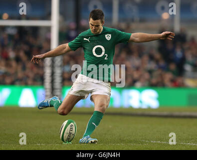 Jonathan Sexton d'Irlande pendant le match de la Guinness Series au stade Aviva, Dublin, Irlande. Banque D'Images