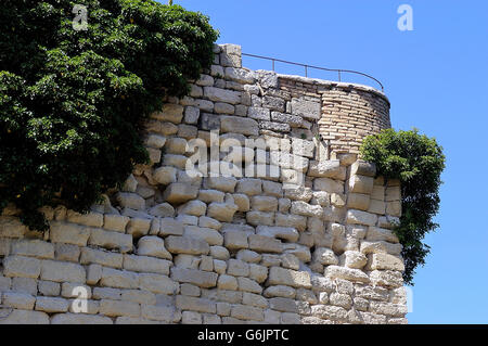 Fortifications de la ville de Sommieres dans le département du Gard Banque D'Images