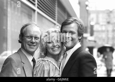 Les nouveaux visages de la saison printanière de Channel four posent pour la caméra de Londres. (De l à r) Graeme Garden, qui accueille un nouveau jeu de quiz appelé 'Tell the Truth'; Dinah May, une ancienne Miss UK qui rejoint la troupe du feuilleton 'Brookside'; et John Munder-Brown, qui joue le rôle de Felix dans 'les confessions de Felix Krull', une adaptation TV du roman de Thomas Mann. Banque D'Images