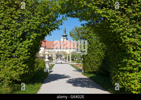 Jardin de l'abbaye de Seitenstetten, région de Mostviertel, en Basse-Autriche, Europe Banque D'Images