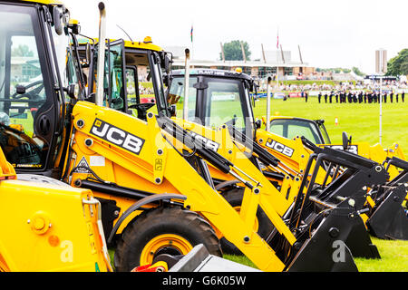 JCB digger diggers tracteur véhicules tracteurs afficher sur les tarifs aériens UK Angleterre Banque D'Images