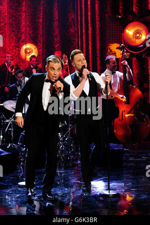 Graham Norton Show - Londres.Robbie Williams et Olly Murs pendant le tournage du spectacle Graham Norton aux studios de Londres. Banque D'Images