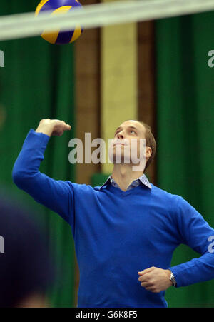 William visite une session de formation.Le duc de Cambridge participe à une séance de formation d'apprenti Coach Core au Westway Sports Center, à Londres. Banque D'Images