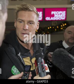 Football - Ligue des Champions - Groupe H - Barcelone v Celtic - Celtic Glasgow Aéroport Départ Banque D'Images