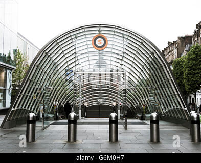 À l'entrée extérieure de la station St Enoch sur système de métro de Glasgow à Glasgow, Ecosse, Royaume-Uni Banque D'Images