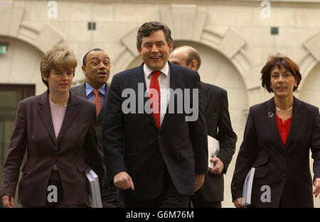 Gordon Brown rapport prébudgétaire Banque D'Images