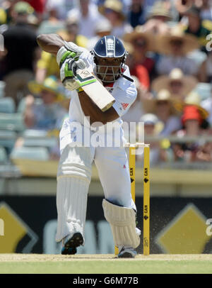 Michael Carberry en Angleterre, chauves-souris, au cours du deuxième jour du troisième test au stade WACA, à Perth, en Australie. Banque D'Images