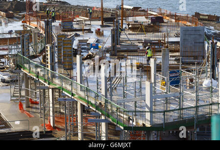 Une vue générale des travaux de construction du quai Centenary de Crest Nicholson à Woolston, Southampton, Hampshire. Banque D'Images