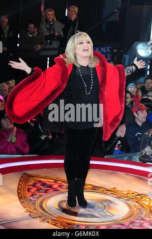 Lancement de Celebrity Big Brother 2014 - Londres.Linda Nolan arrivée à la Maison Big Brother de Celebrity, Elstree Studios, Hertfordshire. Banque D'Images