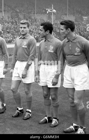 Football - International friendly - Angleterre / France - Stade Wembley.Mustapha Zitouni, France (c).Avant la finale de la coupe du monde de 1958, Mustapha Zitouni a quitté la France pour représenter l'Algérie. Banque D'Images