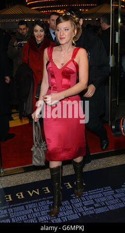 Stars du film Ludiviny Sagnier arrive pour la première mondiale de charité de Peter Pan à l'Empire UCI à Leicester Square, dans le centre de Londres. La première est dans l'aide de la Great Ormond Street Hospital Children's Charity et l'auteur de Peter Pan, JM Barrie, a donné le droit d'auteur de l'histoire classique des enfants à l'hôpital. Banque D'Images