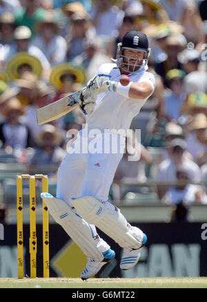 Matt Prior chauves-souris d'Angleterre pendant le troisième jour du troisième test au sol du WACA, Perth, Australie. Banque D'Images