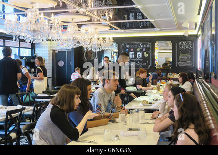 La Brasserie Américaine, l'usine de sucre de Meatpacking District, NEW YORK, USA Banque D'Images