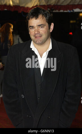 L'ancien capitaine de rugby d'Angleterre, will Carling, arrive pour l'enregistrement TV de We Aare the Champions - A Nation fête au London Television Center de Londres. Le spectacle unique d'ITV célèbre le succès de l'équipe gagnante de la coupe du monde de rugby. Banque D'Images