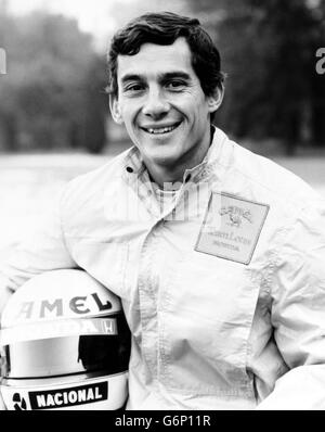 Ayrton Senna, pilote de course brésilien, 27 ans, qui est de nouveau en voiture pour Lotus cette saison sous leur nouveau sponsor « Camel cigarettes » et avec de nouveaux moteurs de Honda. Banque D'Images