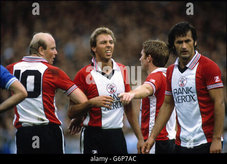 Ivan Golac de Southampton (r) pendant le match avec Manchester City Banque D'Images