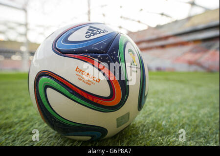 Détail de la balle officielle de match de la FIFA, le brazuca, à l'Arena Amazonia, Manaus, Brésil. Banque D'Images