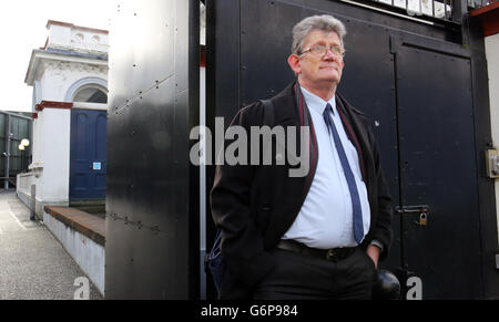 Jon McCourt arrive pour la séance d'ouverture de l'enquête indépendante sur les abus institutionnels historiques (HIA) à Banbridge court, en Irlande du Nord. Banque D'Images