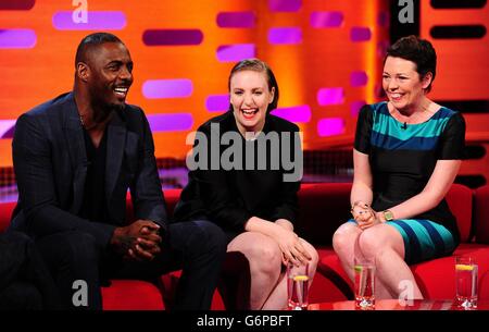 (De gauche à droite) Idris Elba, Lena Dunham et Olivia Colman pendant le tournage du Graham Norton Show aux London Studios, dans le sud de Londres, qui sera diffusé sur BBC One vendredi soir. Banque D'Images