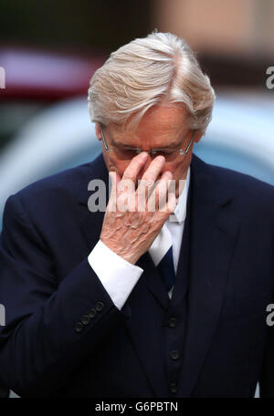 L'acteur de la rue couronnement William Roache arrive au tribunal de la Couronne de Preston où il affronte deux chefs d'accusation de viol d'une fille de 15 ans dans l'est du Lancashire en 1967, et cinq chefs d'accusation d'agression indécente impliquant quatre autres plaignants âgés de 16 ans et moins aux dates entre 1965 et 1971. Banque D'Images