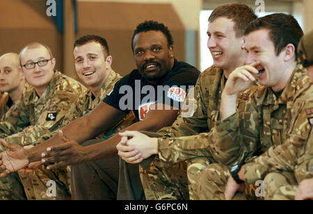 - Dereck Chisora boxe, Frank Buglioni, Bradley Skeete, Conquête et Tony Mitchell Smith Workout - Royal Artillery Barracks Banque D'Images