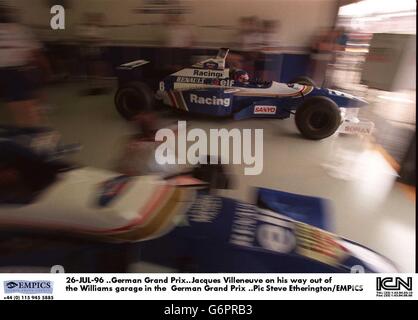 26-JUL-96 ..Grand Prix d'Allemagne. Jacques Villeneuve en sortant du garage Williams au Grand Prix d'Allemagne Banque D'Images