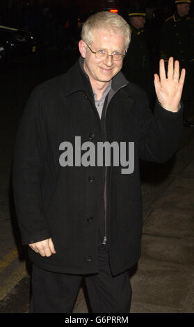 Richard Curtis, réalisateur et écrivain, arrive pour les Sony Ericsson Empire film Awards à l'hôtel Dorchester, dans le centre de Londres.Les neuvième prix annuels sont organisés par Empire Magazine et votés par le public. Banque D'Images