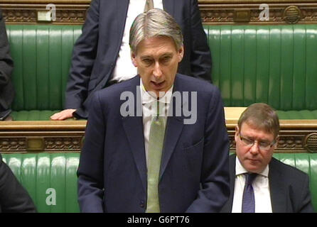 Le secrétaire à la Défense, Philip Hammond, fait une déclaration à la Chambre des communes de Londres au sujet de la restructuration des forces armées. Banque D'Images