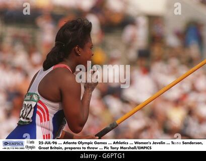 25-JUL-96 ... Jeux Olympiques d'Atlanta ... Athlétisme ... Javelin pour femmes ... Tessa Sanderson, Grande-Bretagne, se prépare à lancer Banque D'Images