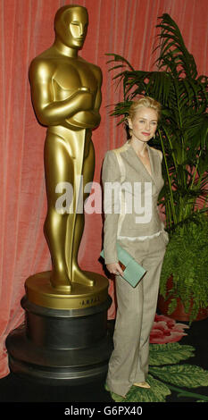 L'actrice Naomi Watts, nominée au Academy Award pour la meilleure actrice pour son rôle dans '21 Grags', arrive pour le déjeuner des nominés au Academy Awards organisé au Beverly Hilton à Beverly Hills, en Californie. Banque D'Images