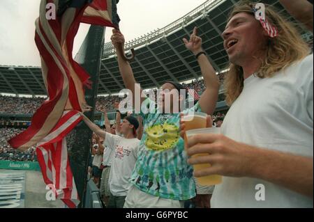 28-JUL-96, Jeux Olympiques d'Atlanta, hommes de baseball - USA v Cuba, Américains fans de baseball à la partie aujourd'hui Banque D'Images