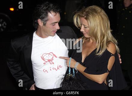 L'actrice Emma Thompson et son mari Greg Wise arrivent pour les Sony Ericsson Empire film Awards à l'hôtel Dorchester dans le centre de Londres. Banque D'Images